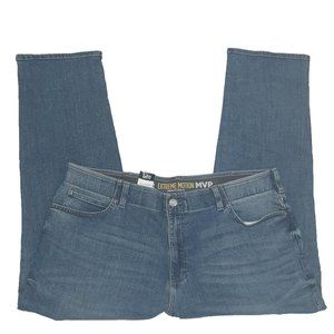 LEE jeans 42 x 30 NWT Straight Fit Tapered Leg Extreme Motion